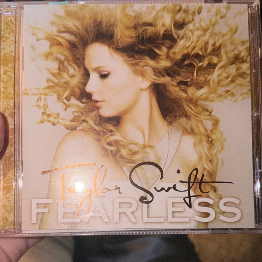 Taylor Swift Fearless CD - Gold and White Cover